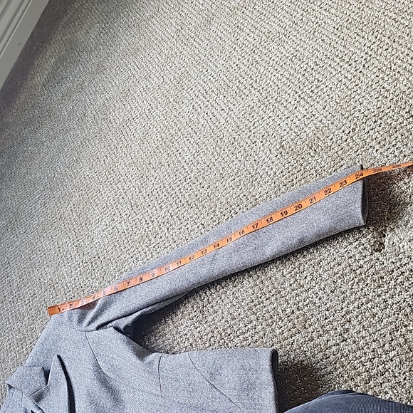 Theyskens' theory ladies wool nylon blend blazer . Brand new condition. Size 2 - Picture 9 of 12